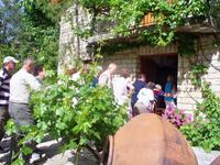 Danach zieht es uns alle zur Weinverkostung