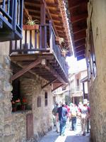 kleine verwinkelte Gassen führen uns durch Kakopetria