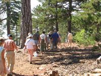 Spaziergang auf dem Persephonie-Wanderweg