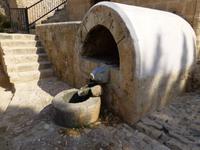 venezianischer Brunnen im Inneren des Klosters Ayia Napa