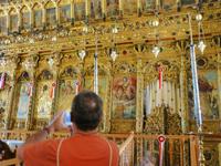 Ikonostase im Mittelschiff