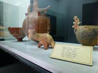 Ausgrabungsexponate im Museum des St. Barnabas-Kloster