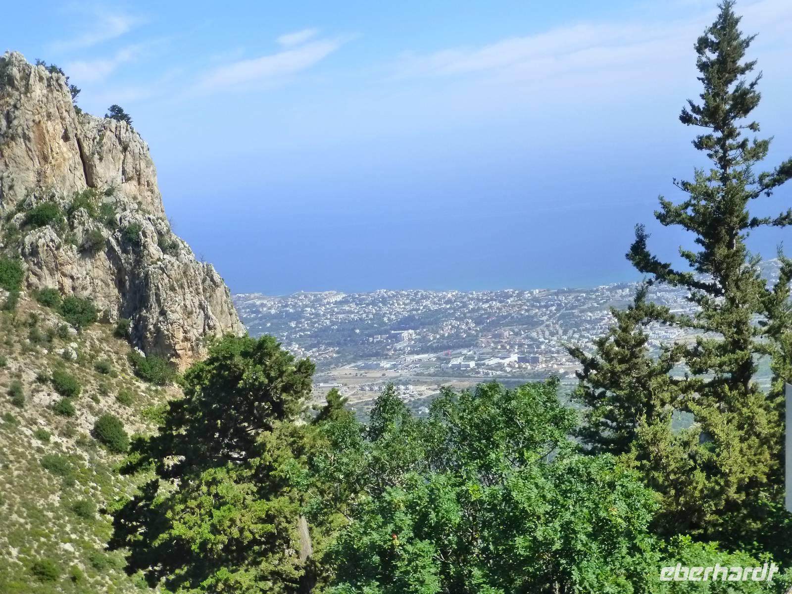Blick auf Kyrenia von Burg St.Hilarion