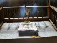 in Gold eingeschlagene Bibel