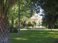 Parkanlage der St. Grobius-Kathedrale