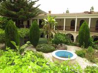 kleiner Park am Kloster des Neophytos