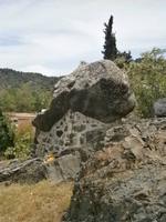 Spaziergang durch Kakopetria - schwarzer(kako) petria (stein)