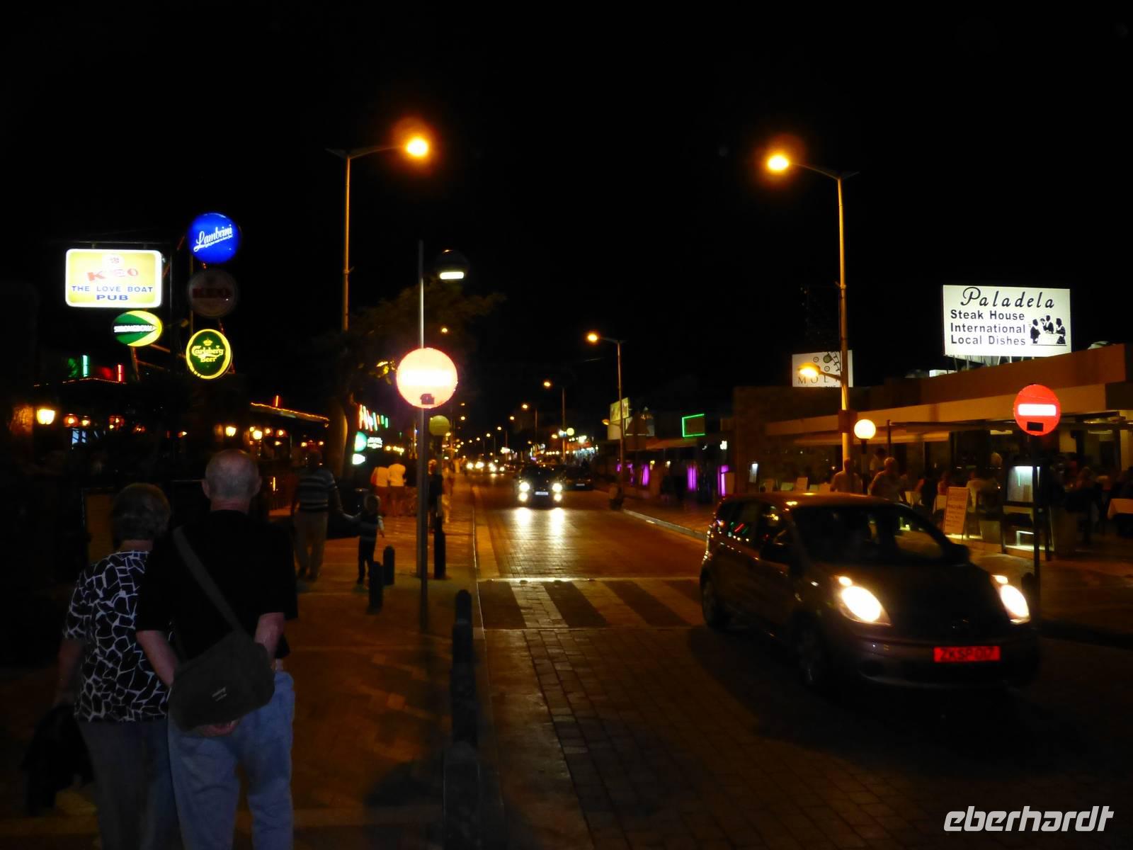 Protaras bei Nacht