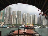 Per Dschunke erkunden wir die Metropole vom Wasser aus