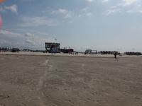 Blick vom Meer zum Ort