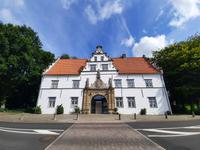 Rundreise Nordfriesland - Stadtrundgang in Husum - Torhaus zum Schloss