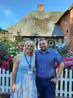 Rundreise Nordfriesland - Reiseleiterin Franziska und Bus-Chauffeur Jan