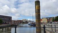 der Flutpfahl am Husumer Binnenhafen