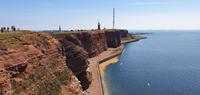 Blick zum Anlegehafen auf Helgoland