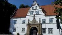 Husum, Torhaus am Schloss vor Husum
