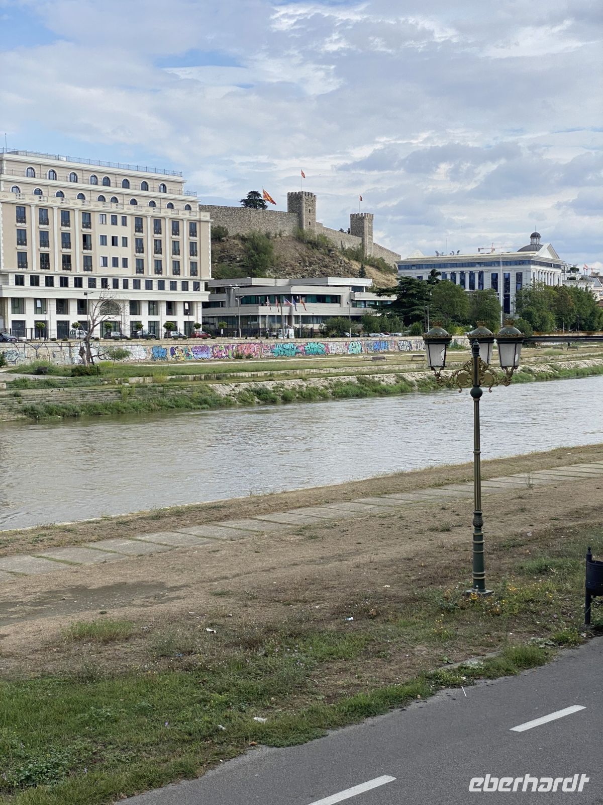 Über dem Vardar-Fluss thront die Festung der Stadt, Kale