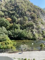 Teilweise ist die Schlucht dicht bewaldet