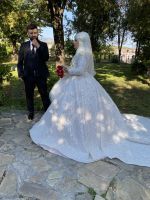 Hochzeitspaar vor der Moschee