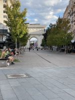 Triumphbogen in Skopjes Fußgängerzone