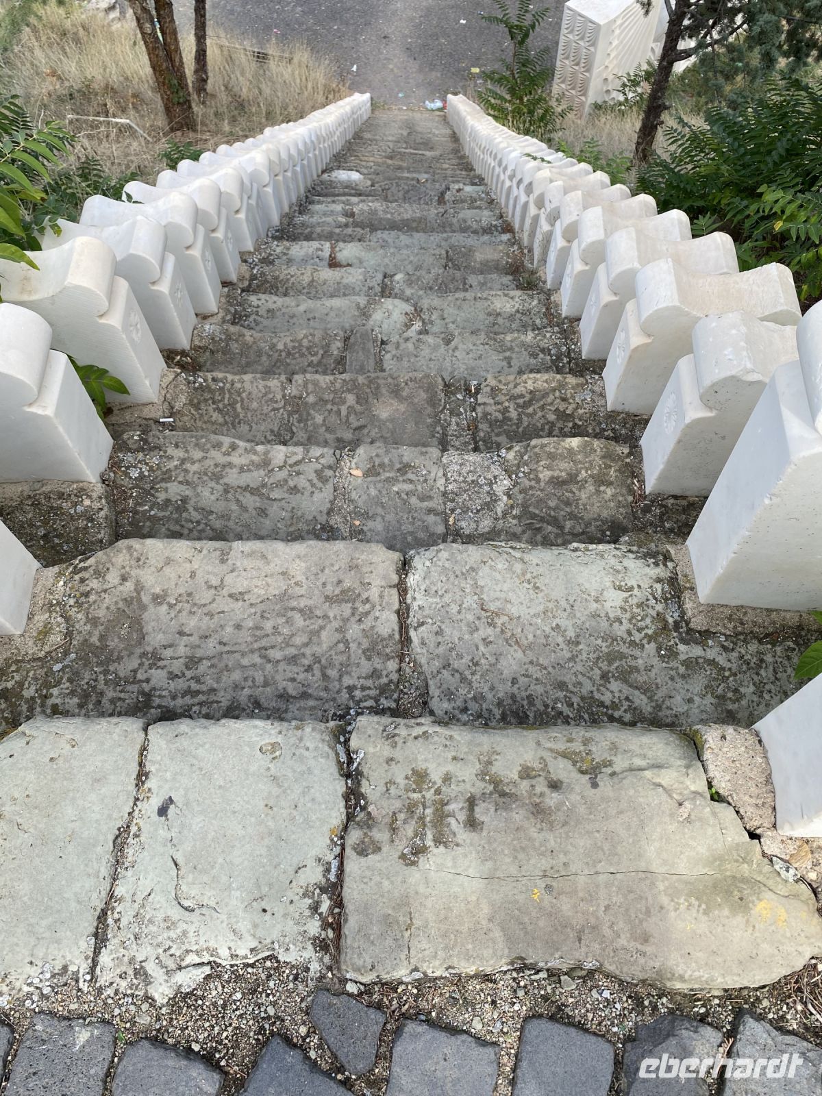 Treppen zur Burg Isar in Stip