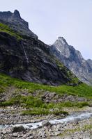 174 Trollvegen, zwei der Drei Brüder