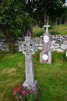 345 Kaupanger, Kreuze