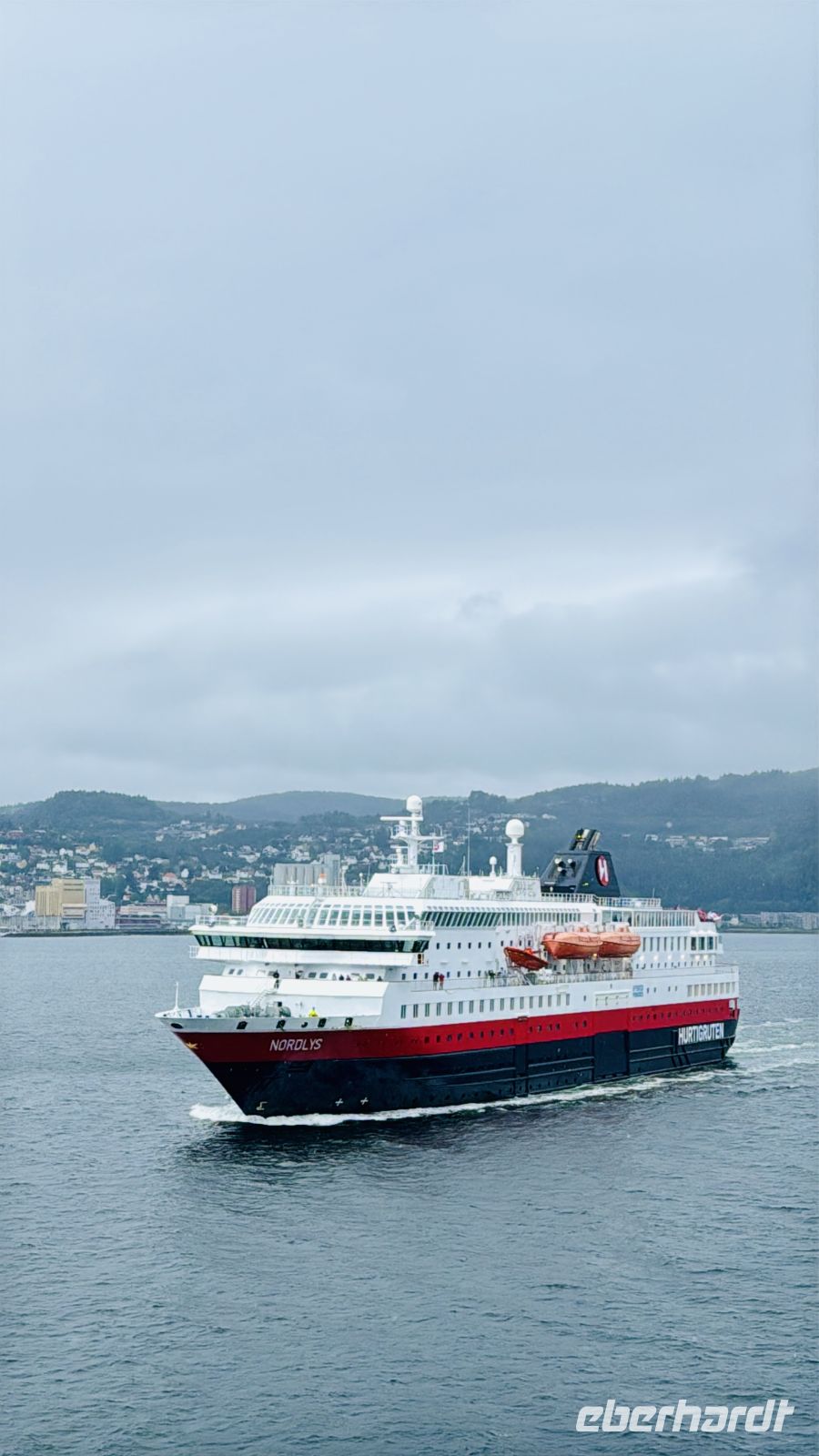 Tag 6 - Treffen mit dem Schwesternschiff MS Nordlys