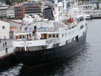 Nordwärtsgehende Schiff in Molde