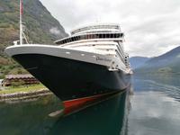 Queen Elizabeth in Flam