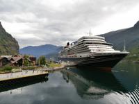 Queen Elizabeth in Flam