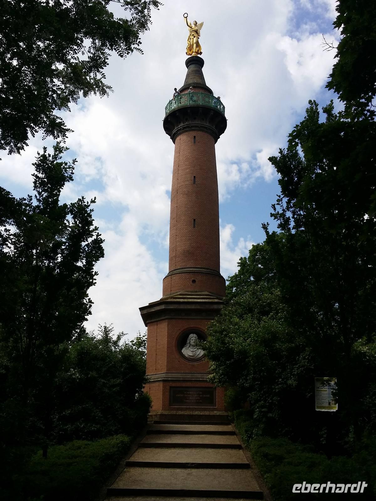 12.06.15: Kurfürstendenkmal von Fehrbellin