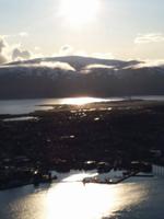 17.06.15: Mitternachtssonne über dem Fjellheisen bei Tromsö