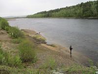 Der Inarifluss trennt Norwegen und Finnland