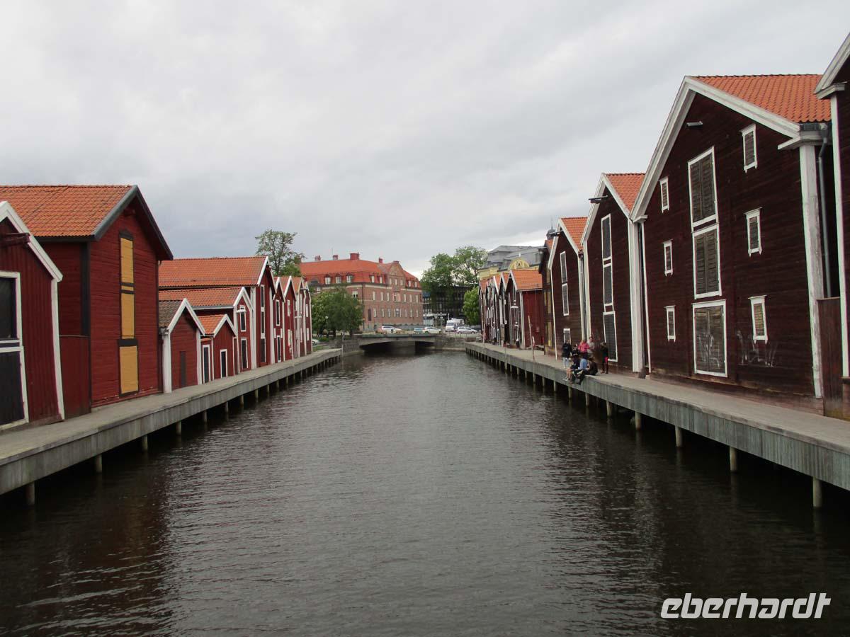 Alte Speicherhäuser in Hudigsvall