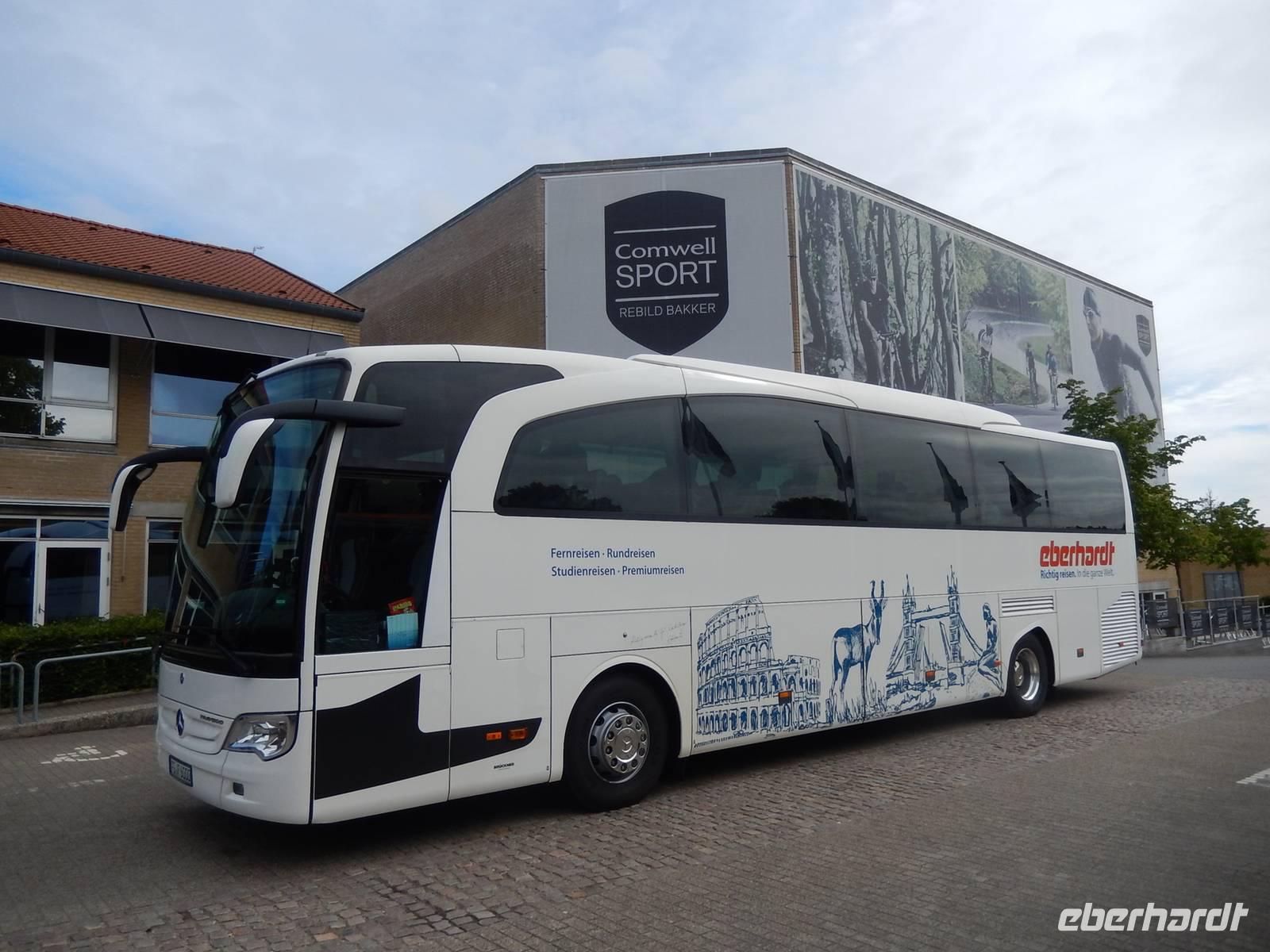 Unser Bus vor dem Hotel