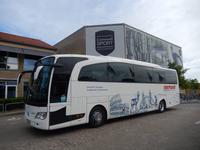 Unser Bus vor dem Hotel