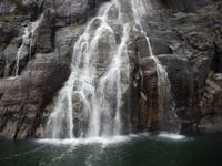 T3 Der erste Wasserfall unserer Reise. Es soll nicht der letzte sein...