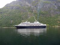 T6 Kreuzfahrtschiff auf dem Geirangerfjord.