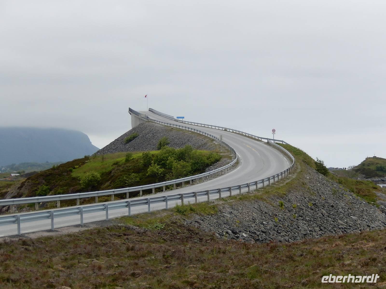 T8 Eine Brücke in den Himmel.