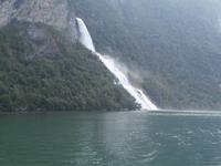 Kreuzfahrt im Geirangerfjord-Wasserfall der Freier