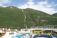 AIDAsol im Geirangerfjord, Norwegen