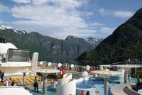 AIDAsol im Geirangerfjord, Norwegen