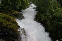 Prall gefüllter Wasserfall, Geiranger, Norwegen
