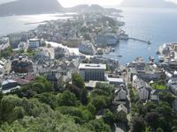 Blick auf Alesund (im vordergrund der Stadtpark und unser Hotel)