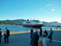 Fahrt mit den Hurtigruten