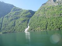 Einer der vielen Wasserfälle