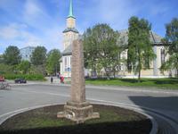 Denkmal und evangelische Kirche 