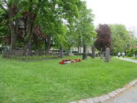 Historische Grabmale im Garten des Doms