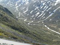 Ja, da hinunter geht es noch. Im Jotunheimen Nationalpark