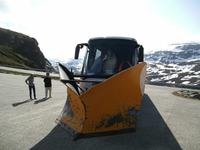 Schneeschaufelbus am Aussichtspunkt Olavshaug